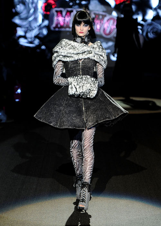 Illustration for article titled Betsey Johnson Breaks Hearts